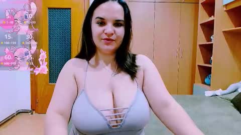 Snapshot of ella_diamonds chatting on 10-20-25, 07:03 Ella online show from 10-20-25, 07:03