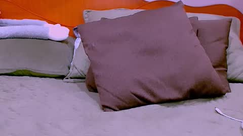 Snapshot of ella_diamonds chatting on 11-04-25, 07:51 Ella online show from 11-04-25, 07:51