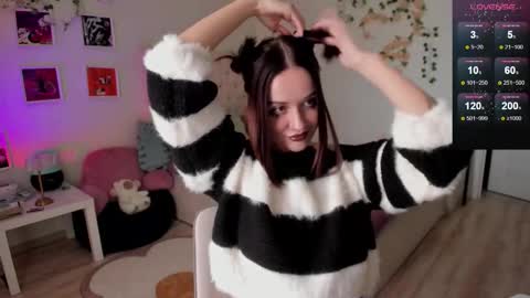 ELLA online show from 10-19-25, 10:16