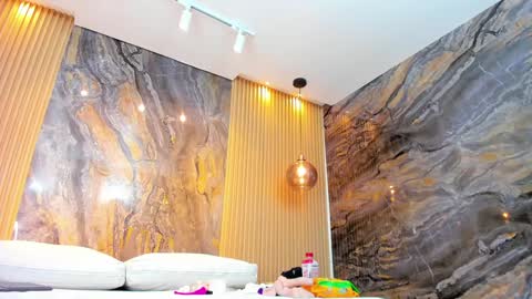 ella harper online show from 01-09-25, 05:13