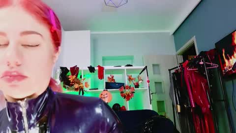 ella_kross online show from 10-09-25, 03:26