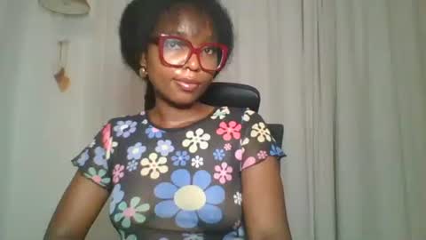 Snapshot of ella_laurel chatting on 10-09-25, 02:31 Ella online show from 10-09-25, 02:31