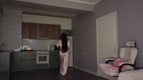 Snapshot of ella_lee15 chatting on 02-14-26, 03:47 Lee online show from 02-14-26, 03:47