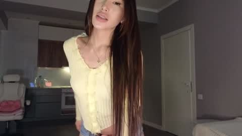 Snapshot of ella_lee15 chatting on 03-17-26, 03:44 Lee online show from 03-17-26, 03:44