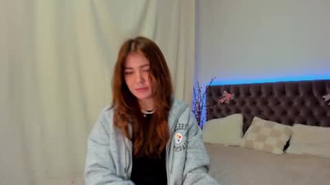 Ella Mayers online show from 02-17-25, 04:42