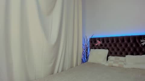 Ella Mayers online show from 02-22-25, 01:11