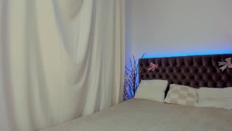 Ella Mayers online show from 02-22-25, 09:37