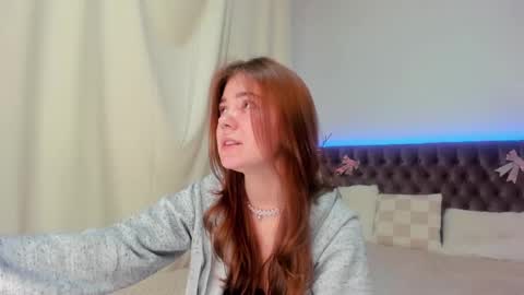 Ella Mayers online show from 03-01-25, 09:26