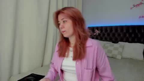 Ella Mayers online show from 09-15-25, 12:27