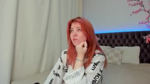 Ella Mayers online show from 10-09-25, 04:05