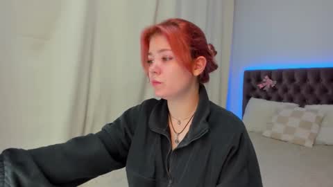 Ella Mayers online show from 10-11-25, 12:15