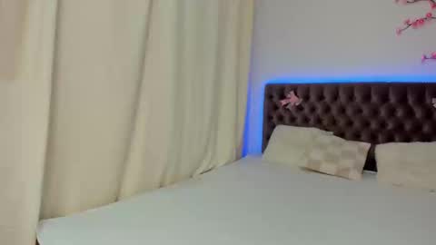 Ella Mayers online show from 10-17-25, 12:41