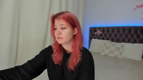 Ella Mayers online show from 10-27-25, 01:59