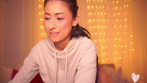 ELLA OWEN online show from 01-19-25, 04:46