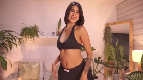 Snapshot of ella_owen chatting on 03-24-26, 07:19 ELLA OWEN online show from 03-24-26, 07:19