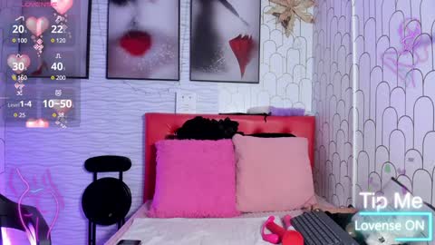 Snapshot of ella_rouse1 chatting on 01-24-25, 11:59 ella rouse online show from 01-24-25, 11:59