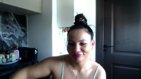 Ella online show from 06-25-26, 10:09