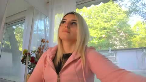 ella_vee online show from 05-04-26, 05:03