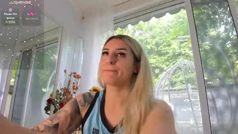 ella_vee online show from 06-01-26, 06:04