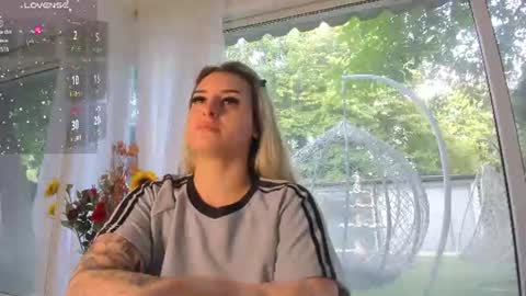 ella_vee online show from 06-15-26, 04:25