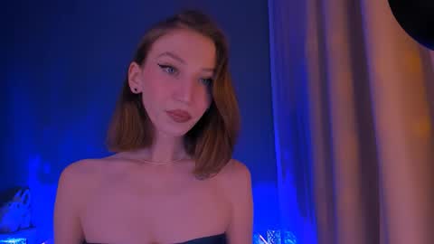 ellaamber online show from 11-10-25, 04:11