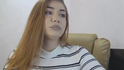 Snapshot of ellabelle_ chatting on 05-11-26, 05:35 Ella online show from 05-11-26, 05:35