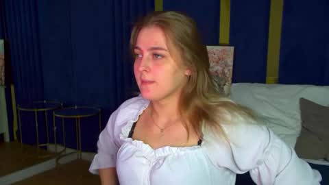 EllaBells online show from 05-05-26, 05:26