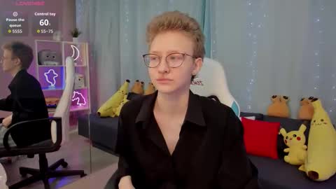 Snapshot of ellablair chatting on 11-05-25, 04:56 ellablair online show from 11-05-25, 04:56