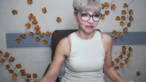 Snapshot of ellabonito chatting on 12-15-24, 06:29 EllaBonito online show from 12-15-24, 06:29