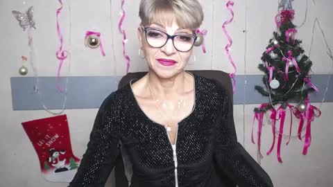 Snapshot of ellabonito chatting on 12-26-24, 06:30 EllaBonito online show from 12-26-24, 06:30