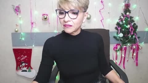 Snapshot of ellabonito chatting on 01-08-25, 06:31 EllaBonito online show from 01-08-25, 06:31