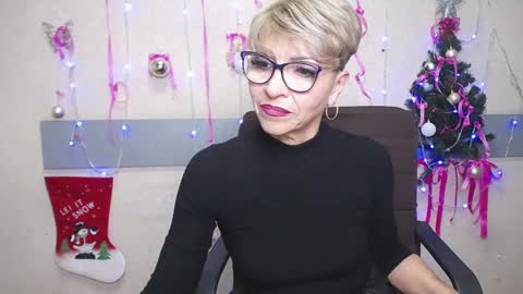 Snapshot of ellabonito chatting on 01-08-25, 10:04 EllaBonito online show from 01-08-25, 10:04