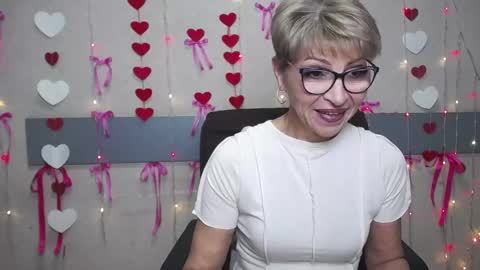 Snapshot of ellabonito chatting on 02-21-25, 06:29 EllaBonito online show from 02-21-25, 06:29