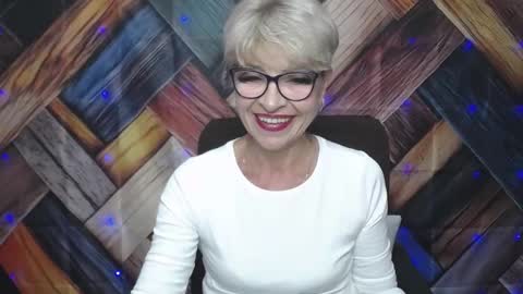 Snapshot of ellabonito chatting on 09-12-25, 05:29 EllaBonito online show from 09-12-25, 05:29