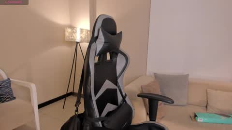 EllaClark online show from 09-26-25, 07:07