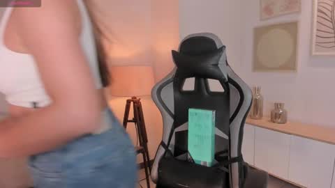 EllaClark online show from 10-03-25, 06:27