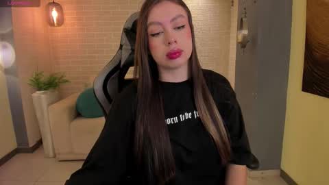 EllaClark online show from 10-19-25, 11:00