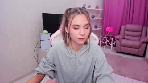 ellacurtis online show from 04-30-26, 02:07