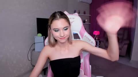 ellacurtis online show from 06-14-26, 02:24