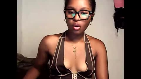 Snapshot of ellah245 chatting on 03-30-26, 09:27 ellah245 online show from 03-30-26, 09:27