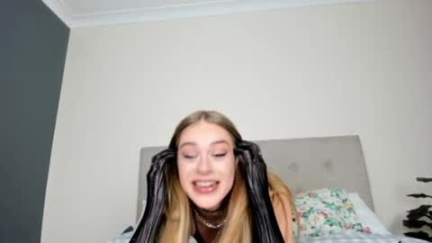 ellaaaa online show from 06-01-26, 07:21