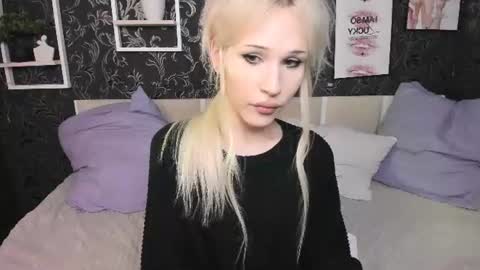 Snapshot of ellajoiness chatting on 06-22-26, 05:32 ellajoiness online show from 06-22-26, 05:32