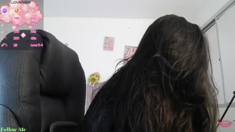 Snapshot of ellajonz chatting on 05-10-26, 10:37 Ella Amoneth online show from 05-10-26, 10:37