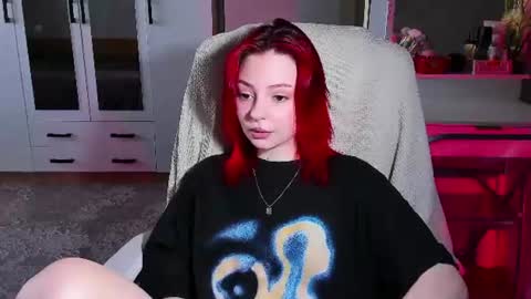 ellales online show from 06-24-26, 08:46