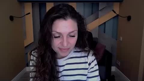 EllaLongs online show from 11-18-25, 12:31