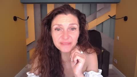 EllaLongs online show from 06-17-26, 11:45