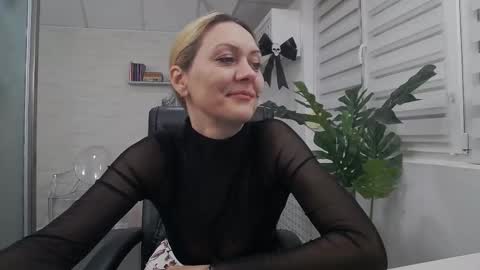            online show from 10-19-25, 04:40