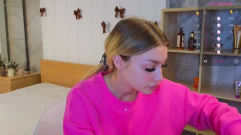 Snapshot of ellamilla chatting on 12-30-24, 05:37 ellamilla online show from 12-30-24, 05:37