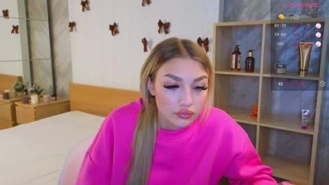 Snapshot of ellamilla chatting on 12-30-24, 08:43 ellamilla online show from 12-30-24, 08:43