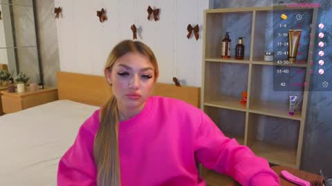 Snapshot of ellamilla chatting on 12-30-24, 11:48 ellamilla online show from 12-30-24, 11:48